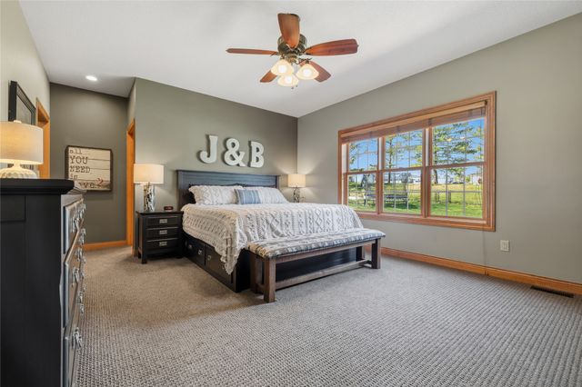8564 Newbury Court, Johnston, IA 50131