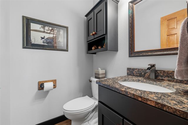 8564 Newbury Court, Johnston, IA 50131