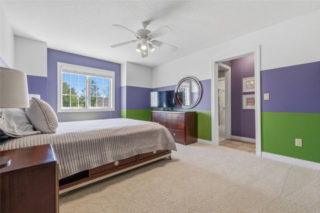 8564 Newbury Court, Johnston, IA 50131
