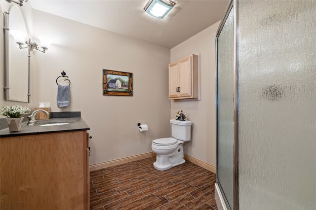 8564 Newbury Court, Johnston, IA 50131