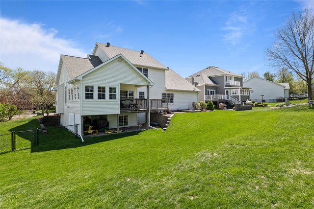8564 Newbury Court, Johnston, IA 50131