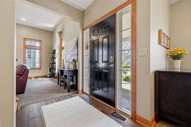 8564 Newbury Court, Johnston, IA 50131