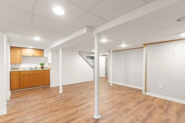 4 Strout Ave, Lynnfield, MA 01940