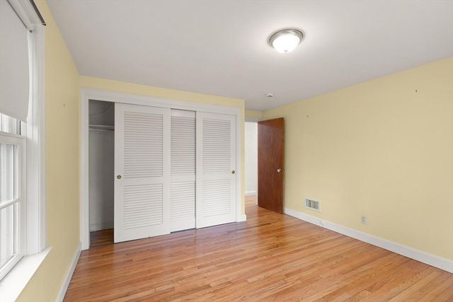 4 Strout Ave, Lynnfield, MA 01940