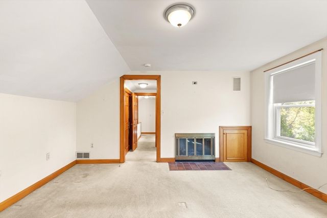 4 Strout Ave, Lynnfield, MA 01940