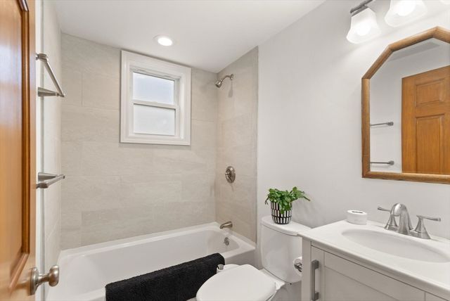 4 Strout Ave, Lynnfield, MA 01940
