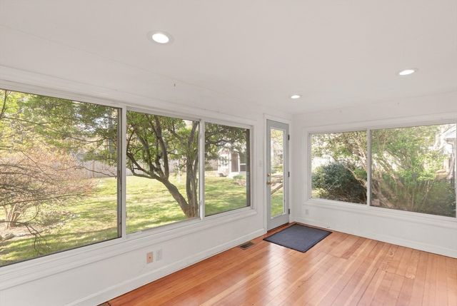 4 Strout Ave, Lynnfield, MA 01940