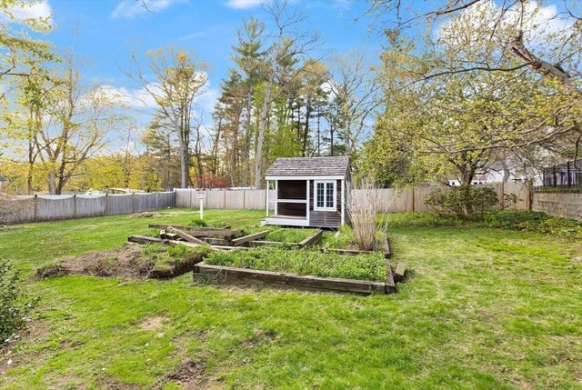 4 Strout Ave, Lynnfield, MA 01940
