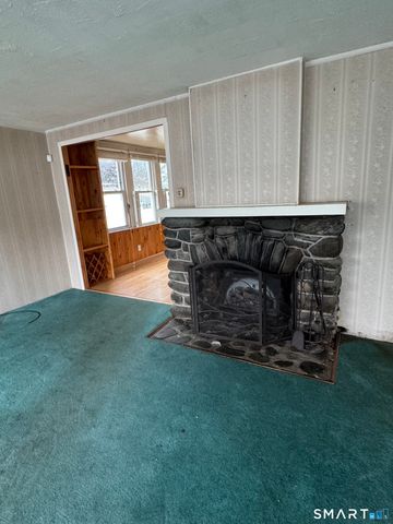 18 Coolridge Road, Milford, CT 06460