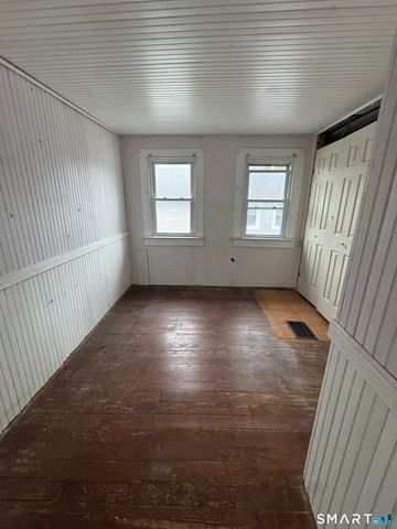 18 Coolridge Road, Milford, CT 06460