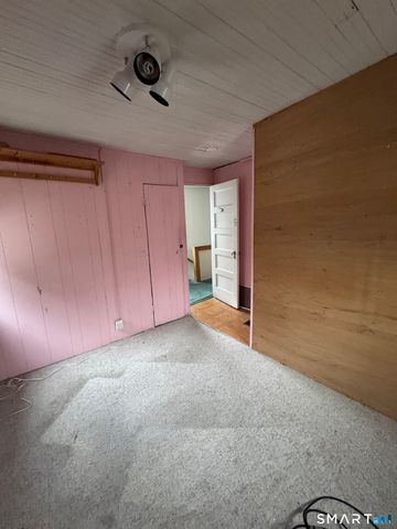 18 Coolridge Road, Milford, CT 06460