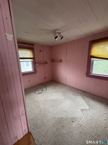 18 Coolridge Road, Milford, CT 06460