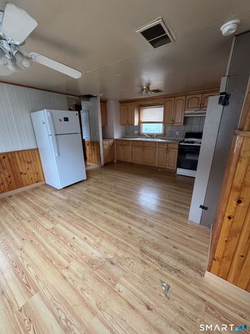 18 Coolridge Road, Milford, CT 06460