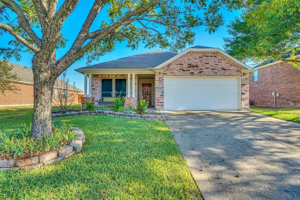 102 Running Deer Lane, Waxahachie, TX 75165