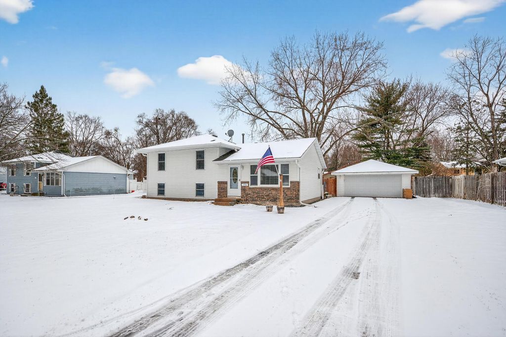 11410 Heather Street NW, Coon Rapids, MN 55433