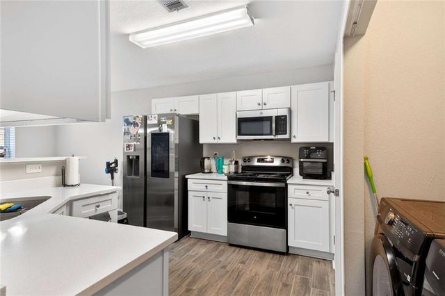 4406 Ravenwood Drive, Union City, GA 30291