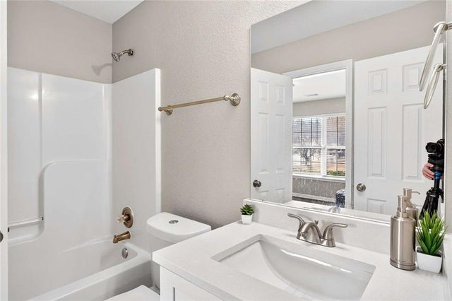 4406 Ravenwood Drive, Union City, GA 30291