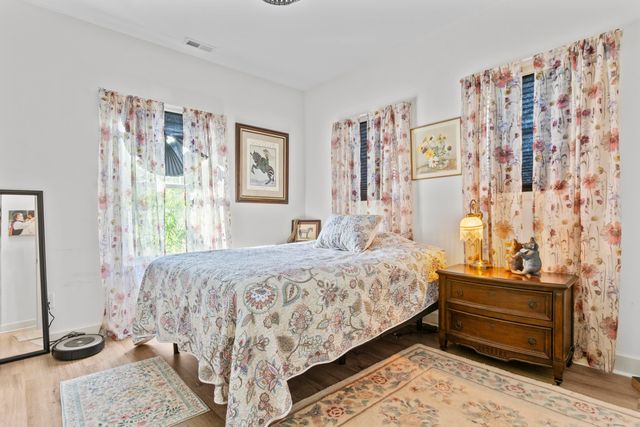 1318 Cypress Street, Paris, KY 40361