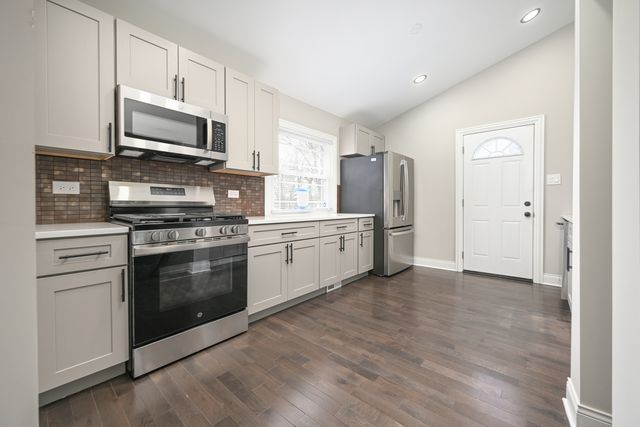 15330 Cherry Lane, Markham, IL 60428