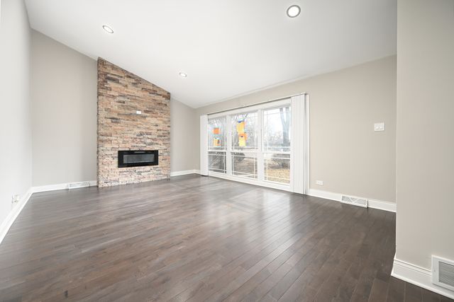 15330 Cherry Lane, Markham, IL 60428