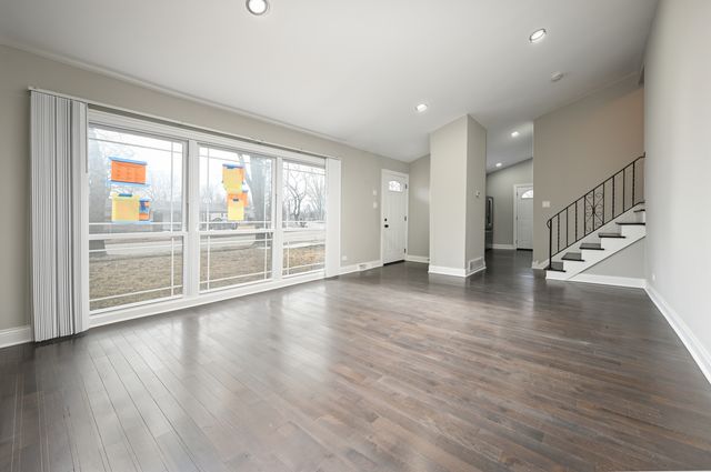 15330 Cherry Lane, Markham, IL 60428