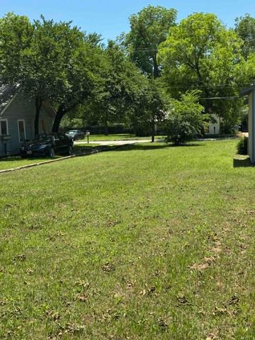 230 SW Live Oak, Dublin, TX 76446