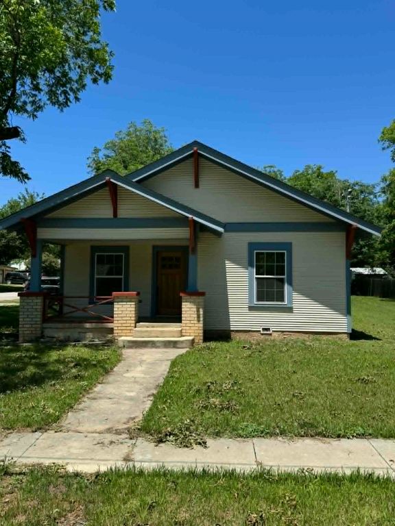 230 SW Live Oak, Dublin, TX 76446