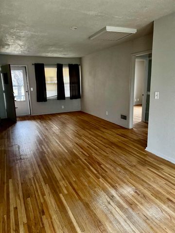 1801 S Woodlawn Blvd, Wichita, KS 67218