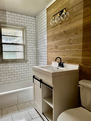 1801 S Woodlawn Blvd, Wichita, KS 67218