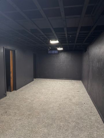 1801 S Woodlawn Blvd, Wichita, KS 67218