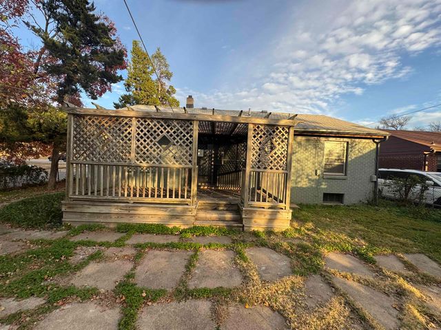 1801 S Woodlawn Blvd, Wichita, KS 67218