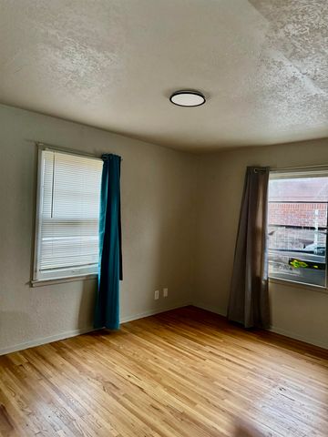 1801 S Woodlawn Blvd, Wichita, KS 67218