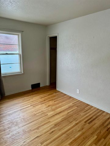 1801 S Woodlawn Blvd, Wichita, KS 67218