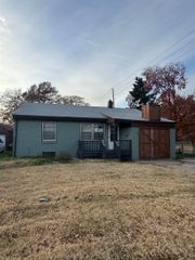 1801 S Woodlawn Blvd, Wichita, KS 67218