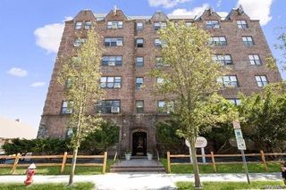 141 Wyckoff Place 4A, Woodmere, NY 11598