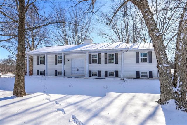 25807 E State Route 58 Street, Pleasant Hill, MO 64080