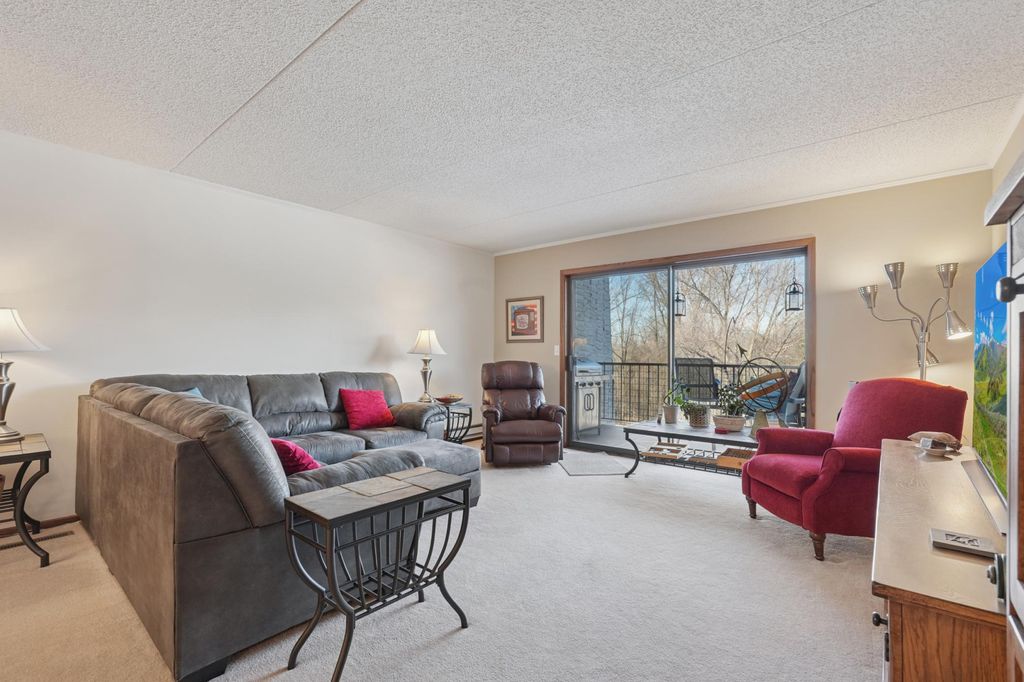 2445 Londin Lane E 212, Maplewood, MN 55119 — photo 5