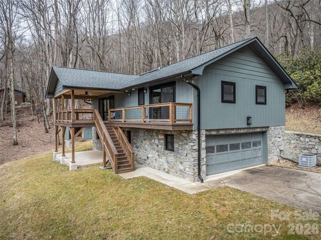 453 Friendly Acres Drive, Waynesville, NC 28786