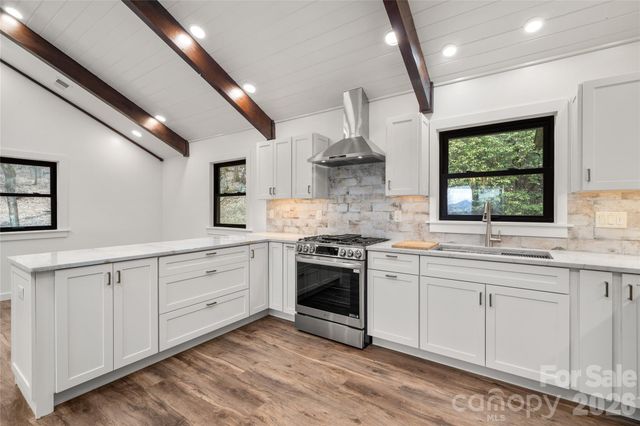 453 Friendly Acres Drive, Waynesville, NC 28786