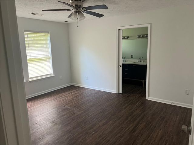 1037 Yupon Street, La Marque, TX 77568