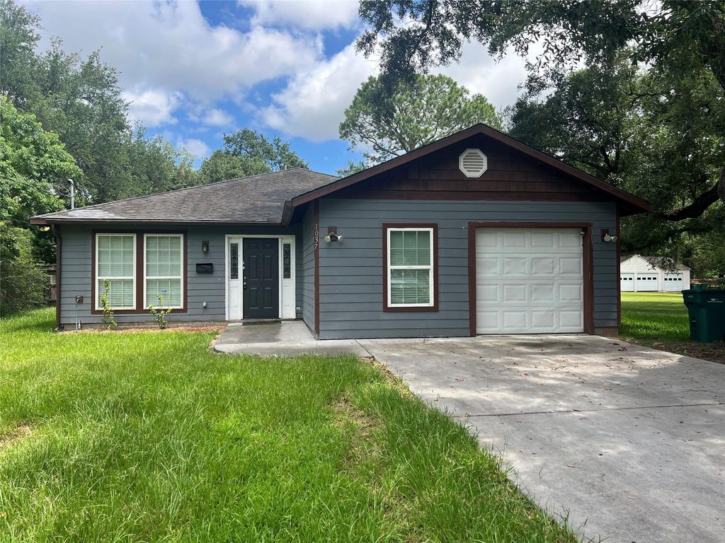 1037 Yupon Street, La Marque, TX 77568