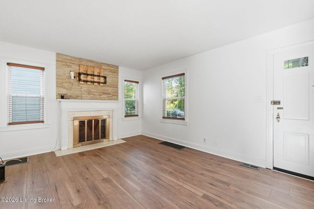 225 Brown Ave, Louisville, KY 40207