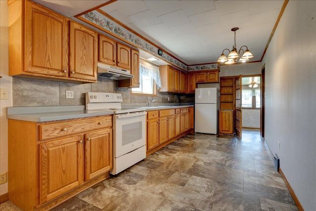 1053 Mitscher AVENUE, Hillsboro, WI 54634