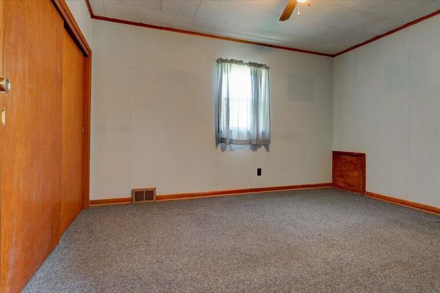 1053 Mitscher AVENUE, Hillsboro, WI 54634