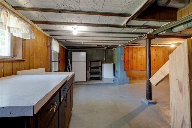 1053 Mitscher AVENUE, Hillsboro, WI 54634