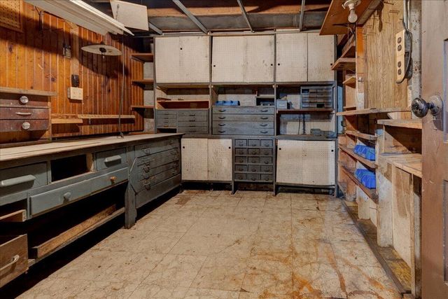 1053 Mitscher AVENUE, Hillsboro, WI 54634