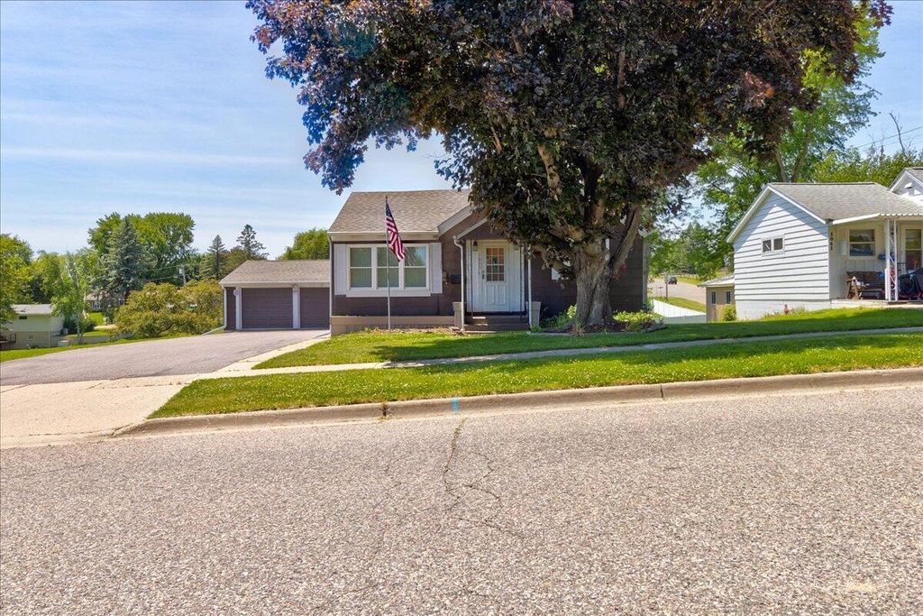 1053 Mitscher AVENUE, Hillsboro, WI 54634