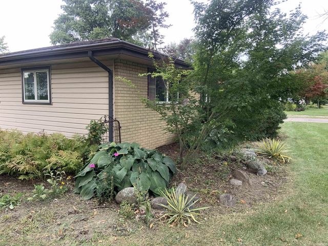 719 Moeller Road, New Haven, IN 46774