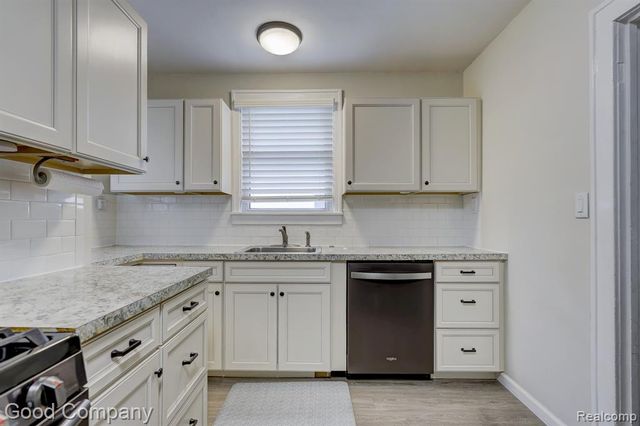 1512 Dover Street, Ferndale, MI 48220