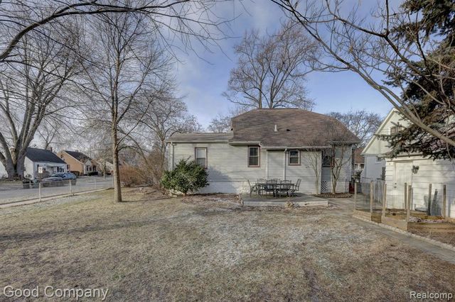 1512 Dover Street, Ferndale, MI 48220